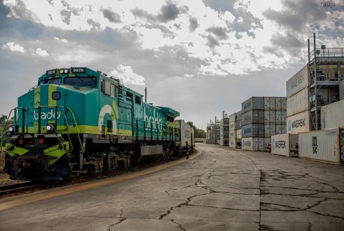 Com frango sobre trilhos, operação da Brado tem recorde