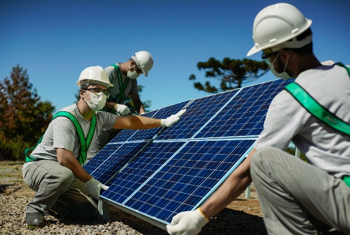 BEI concede € 200 milhões ao Sicredi para investimentos em energia solar de PMEs e famílias