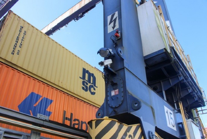 Com meta de neutralizar emissões de carbono até 2040, DP World dá início à eletrificação de equipamentos no Brasil