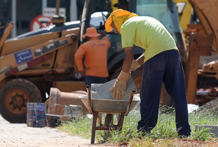 IPEA: Taxa de desemprego atinge no mês de abril menor patamar em oito anos