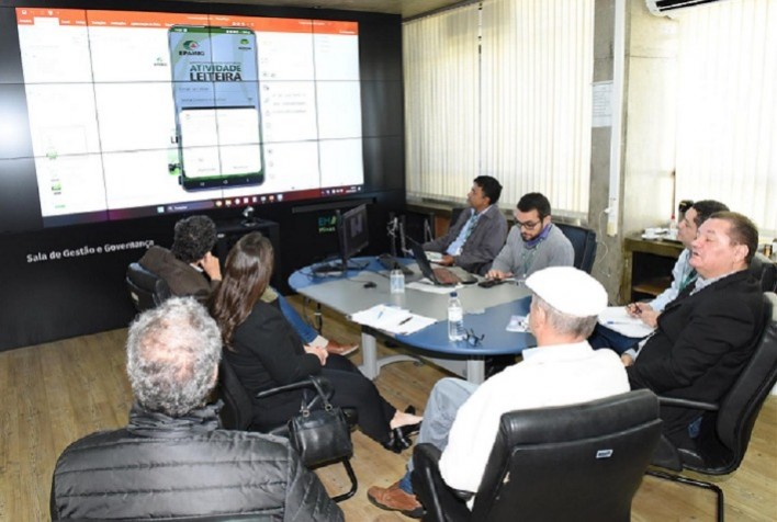 Emater-MG apoia uso de APP da Epamig, para gerenciamento da atividade leiteira