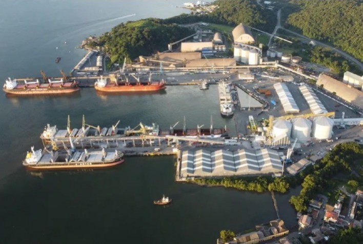 Agribrasil carrega 1º navio com milho no Tesc, novo canal de exportação de grãos do Sul