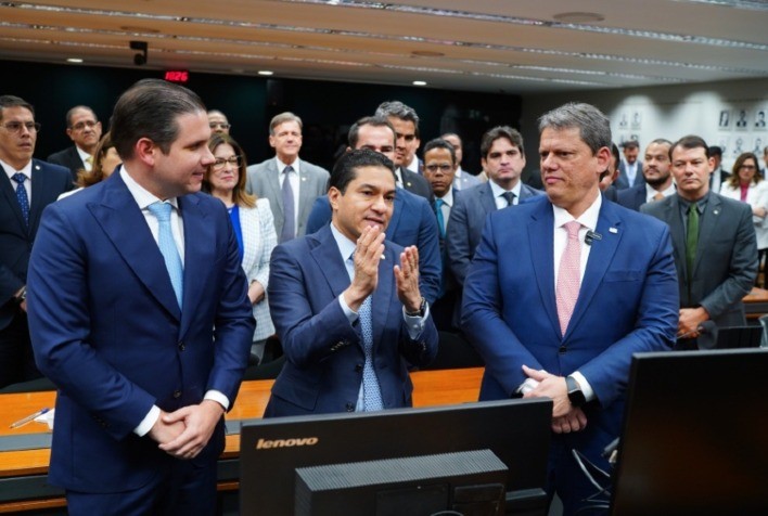 Bancada do Republicanos fecha questão a favor da reforma tributária