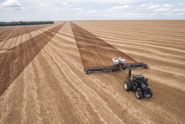 Valtra apresenta conceito de tecnologia universal de agricultura de precisão