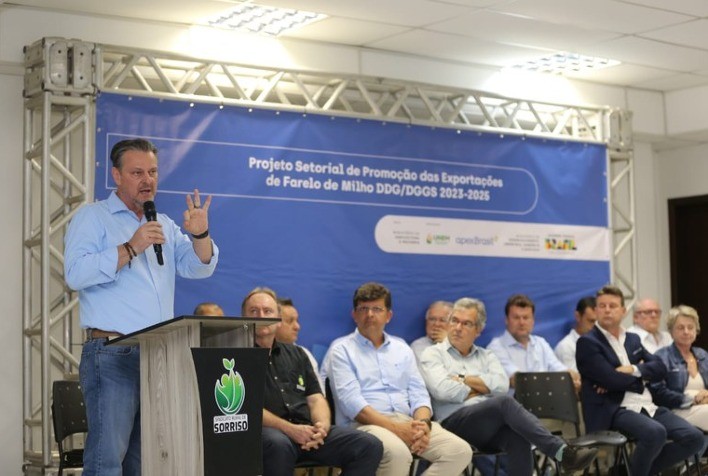 Ministro Fávaro participa de lançamento de projeto para impulsionar exportações de farelo de milho