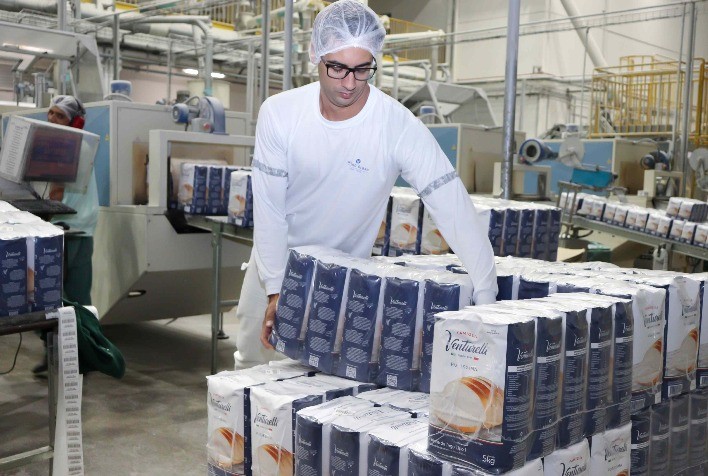 Moinho Globo recebe visita de produtoras e busca incentivar plantio de trigo na região norte do Paraná