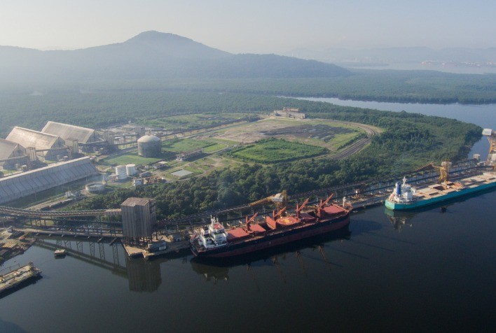 Tiplam embarca recorde de 70 mil t em único navio com açúcar após desassoreamento de canal