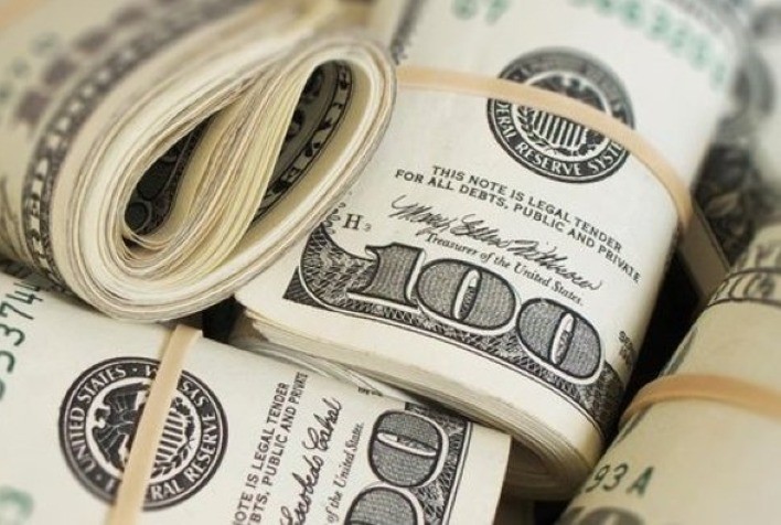 Dólar à vista passa a cair ante real após dados de emprego dos EUA