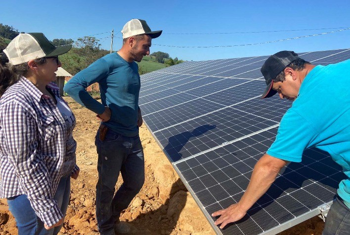 Uso de energia solar cresce nas propriedades e produtores comemoram economia