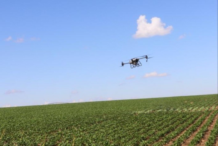 Pivot apresenta drones pulverizadores na 4ª Exposição Agro Chapada em Minas Gerais
