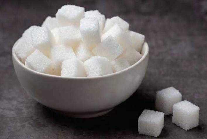 Com déficit global estimado em 2,12 mi/ton pela OIA, contratos futuros do açúcar fecham em alta