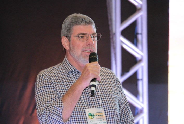 Com cultivo intensivo e uso da irrigação, algodão brasileiro pode alcançar liderança nas exportações