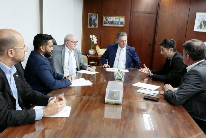 Ministro Fávaro busca modernização de registros para facilitar acesso ao crédito
