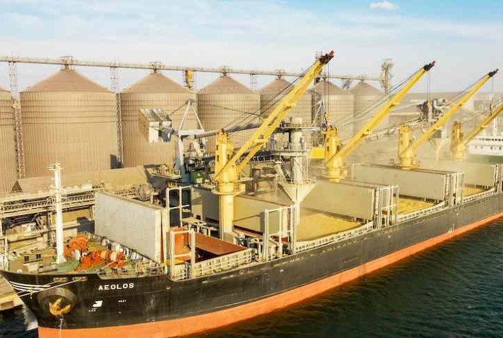 Exportações de grãos da Ucrânia em 2023/24 chegam a 4 mi t até agora, diz ministério