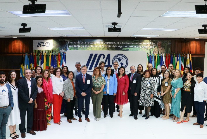 Países das Américas avançam no empoderamento de mulheres rurais, mas o caminho é longo e repleto de obstáculos, advertem ministras da agricultura em foro convocado pelo IICA