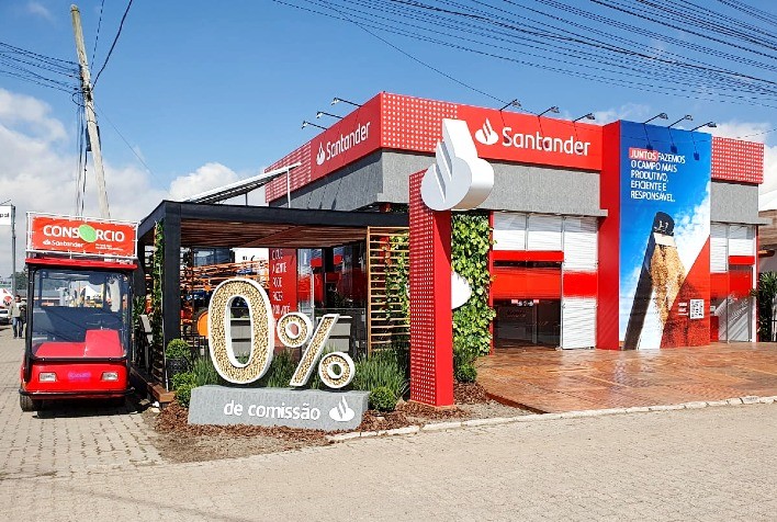 Santander oferta suas melhores soluções para o produtor rural na Expointer 2023