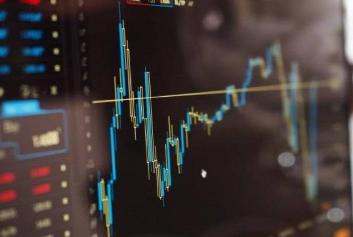 Ibovespa avança liderado por Weg e com dados de inflação nos EUA no radar