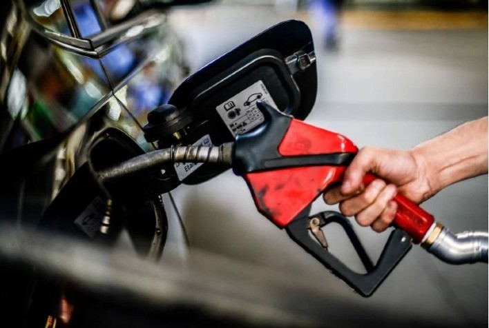 Preço médio do litro da gasolina inicia setembro acima de R＄ 6, com alta 3,44% e etanol fica 0,53% mais caro, diz Ticket Log