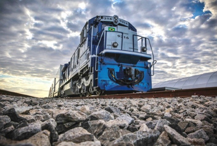 Rumo investe em locomotivas híbridas para operação de carga com menor impacto ambiental