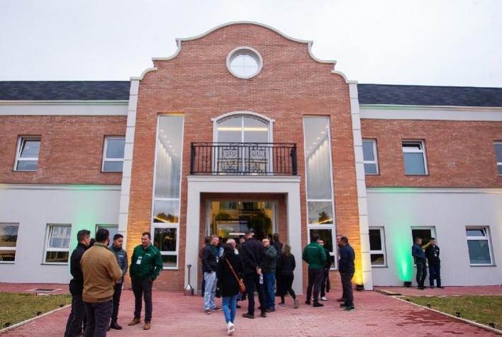 Bouwman inaugura Centro de Treinamento no maior encontro do setor forrageiro da América Latina