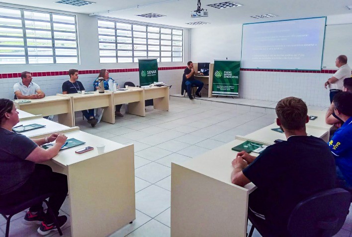 Senar/SC promove curso de Inseminação Artificial em Rio Fortuna