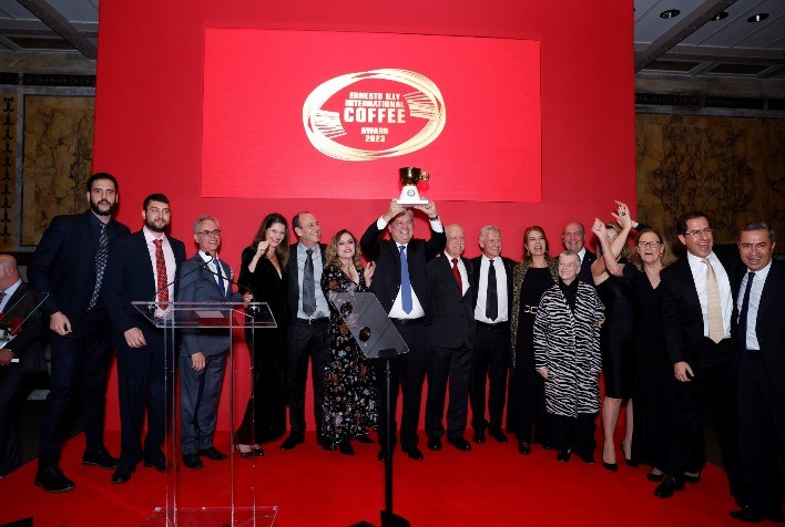 O Brasil vence a 8ª edição do Prêmio Internacional de Café Ernesto Illy com a São Mateus Agropecuária