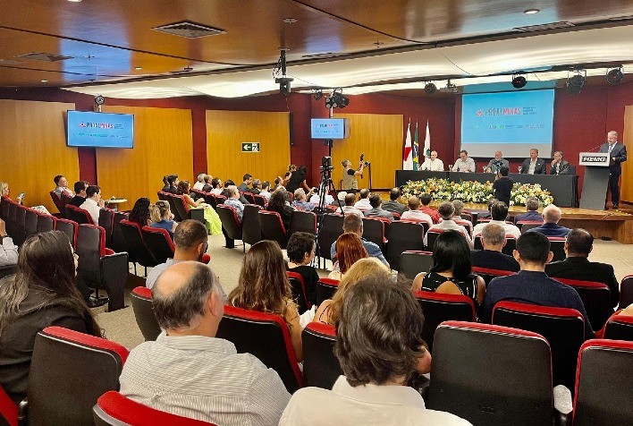 Trinta e três indústrias mineiras recebem certificados de participação no Proalminas