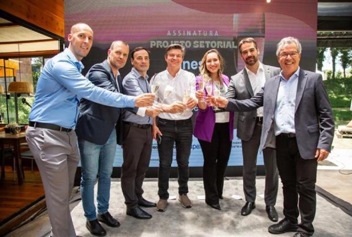 ApexBrasil e Consevitis-RS assinam convênio com valor histórico para a promoção do setor vitivinícola brasileiro no exterior