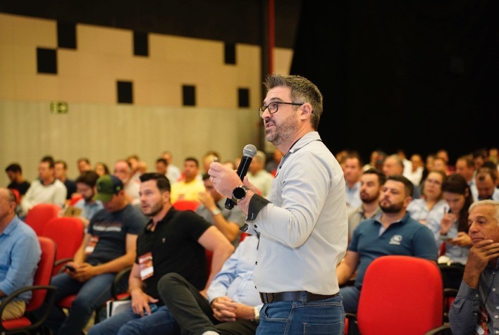 Consórcio entre milho e braquiária é uma das alternativas para driblar a oscilação do clima no campo