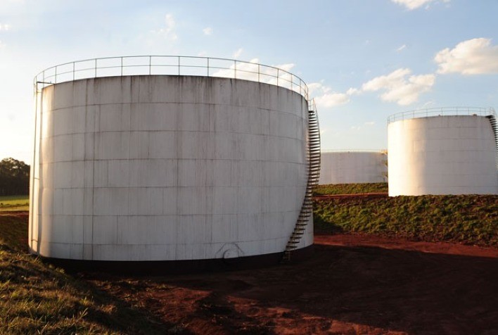 Reservas de etanol nos EUA alcançam máximos desde agosto, contrariando expectativas de mercado