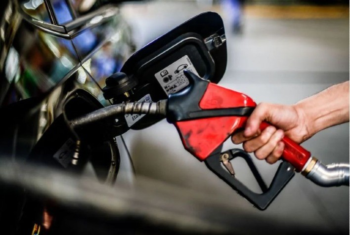 Preço do litro da gasolina cai 0,17% no fechamento do ano e etanol registra queda de 0,54%, aponta Edenred Ticket Log