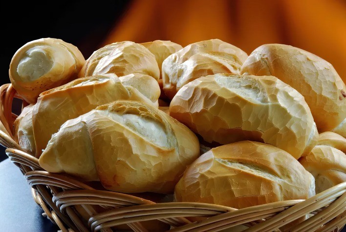 Preço do pão francês apresenta elevação de 2,6% em 2023, e perspectivas para 2024 são variadas