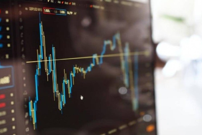 Ibovespa inicia com tendência de baixa influenciado por cenário internacional