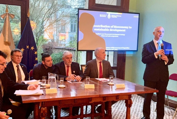 O Diretor Geral do IICA se reuniu em Bruxelas com funcionários da UE para aprofundar os laços de cooperação entre as Américas e a Europa com foco na agenda agropecuária e rural