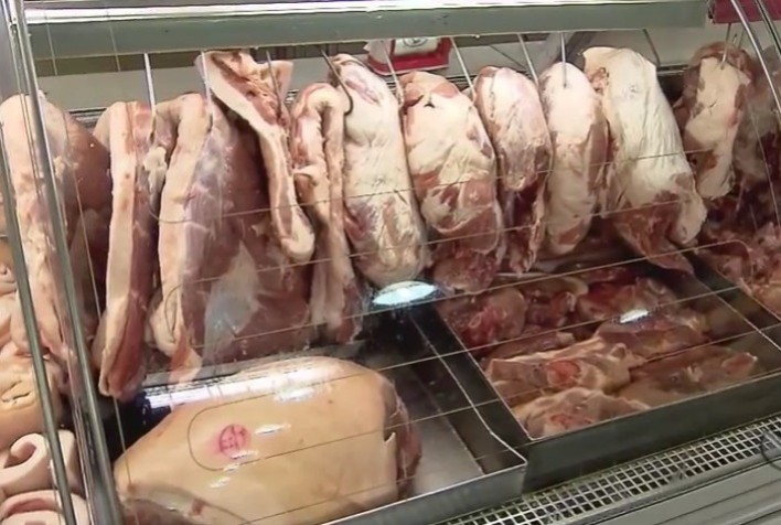 Procon Goiânia aponta variação de até 128,61% no preço de aves, carnes e suínos