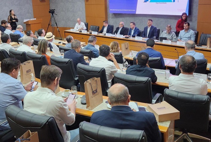 Setor de base florestal pede apoio da CNI para vencer burocracia nas exportações