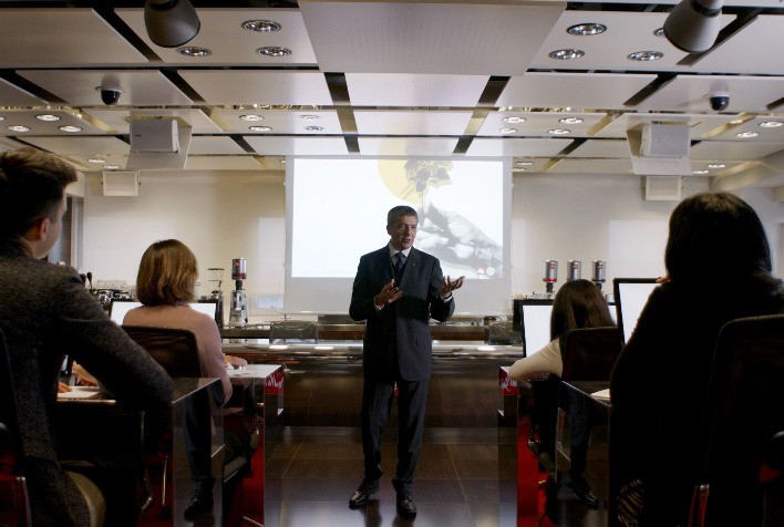 Instrutores da Università del Caffè da illy recebem a certificação de competência da ACS Itália