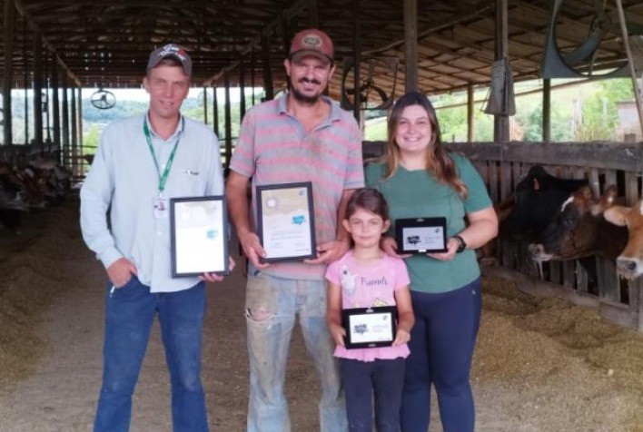 AGRO: Rebanho premiado pela alta qualidade e volume de leite tem acompanhamento do Devet da Cocari
