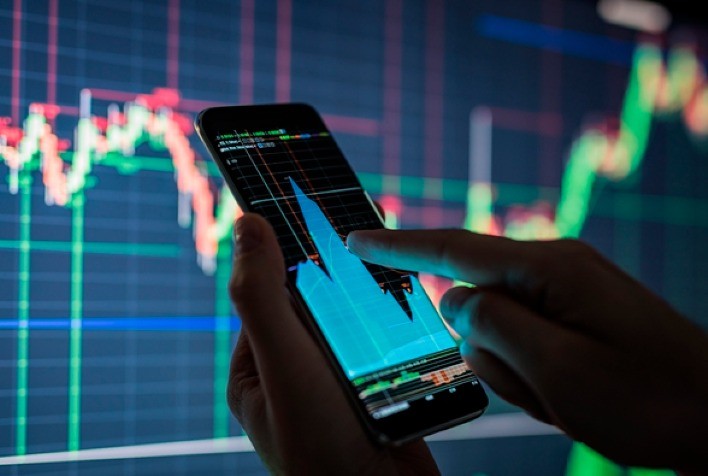 Índice japonês Nikkei atinge pico histórico com alta de chips por otimismo com Nvidia