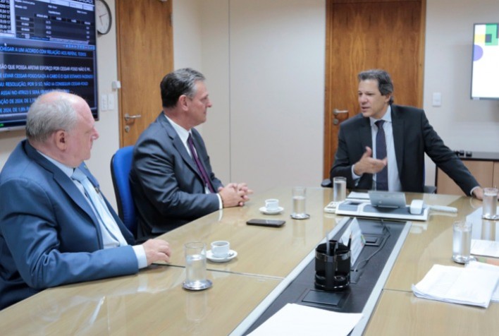 Ministros Fávaro e Haddad debatem cenário da produção agrícola no Brasil