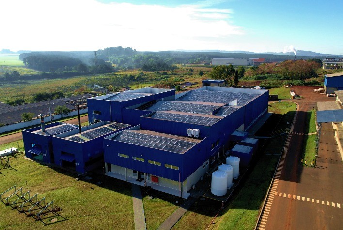 Empresa de bioinsumos do Paraná anuncia uso de energia 100% renovável em suas fábricas a partir de maio