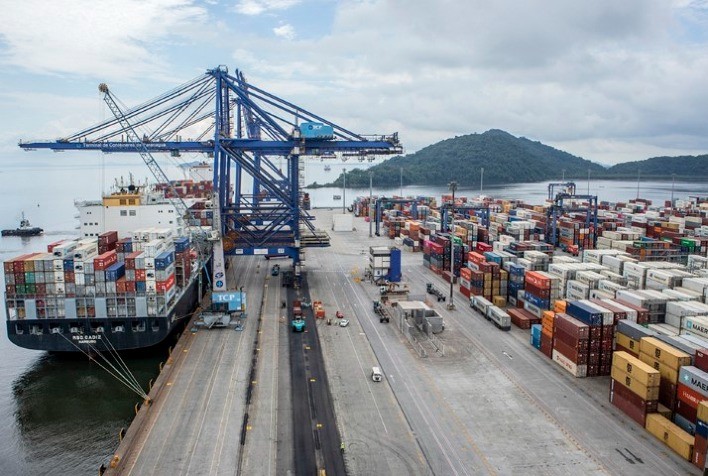 Importação de 3,370 milhões de toneladas agendada para março, revela levantamento da Williams