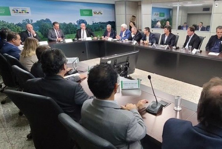 Aprosoja: Produtores de soja e milho poderão prorrogar parcelas de investimento agrícola