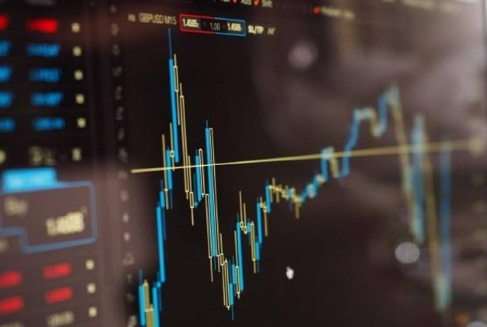 Bolsa de Valores de São Paulo abre a semana com incertezas diante de cenário global diverso