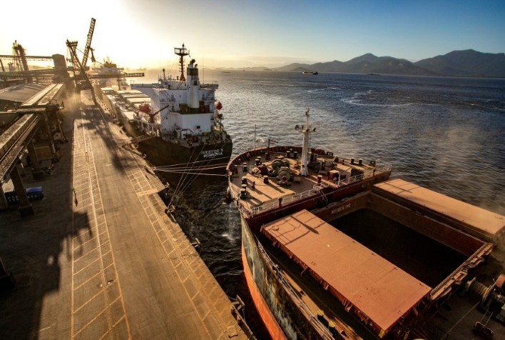 COMÉRCIO EXTERIOR: Com 5,3 milhões de toneladas, portos do PR registram novo recorde de movimentação em fevereiro