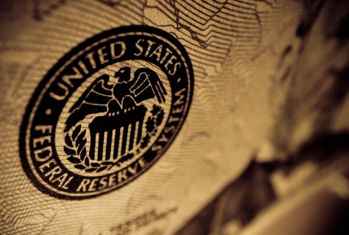 Confiança do Fed em corte de juros oscila à medida que dados de inflação se comportam mal