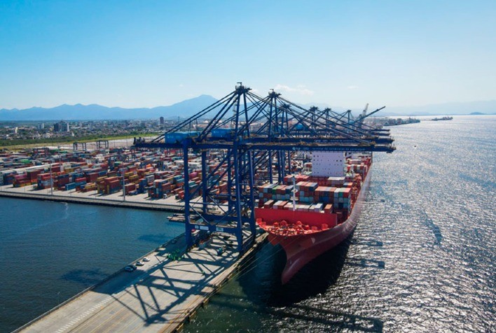 Porto de Paranaguá estabelece novo recorde de movimentação em 24 Horas