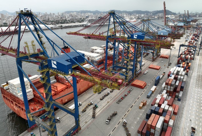Porto de Santos alcança novos recordes de movimentação em março