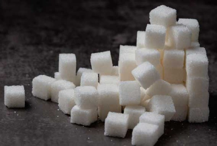 Oscilações nos preços do açúcar marcam mercado internacional, com consumo recorde na Índia