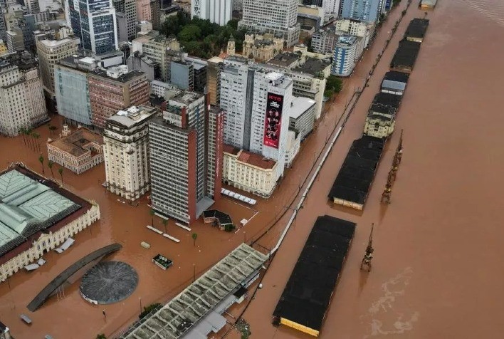 Chuvas intensas interrompem ferrovia até porto de Rio Grande, ameaçando embarques de grãos